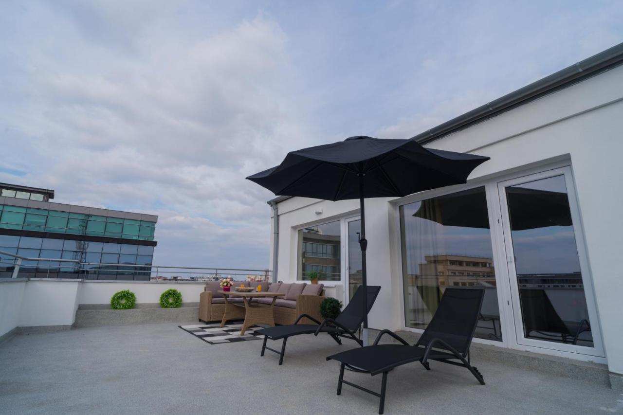 Penthouse With Huge Rooftop Terrace & City View Бухарест Екстер'єр фото