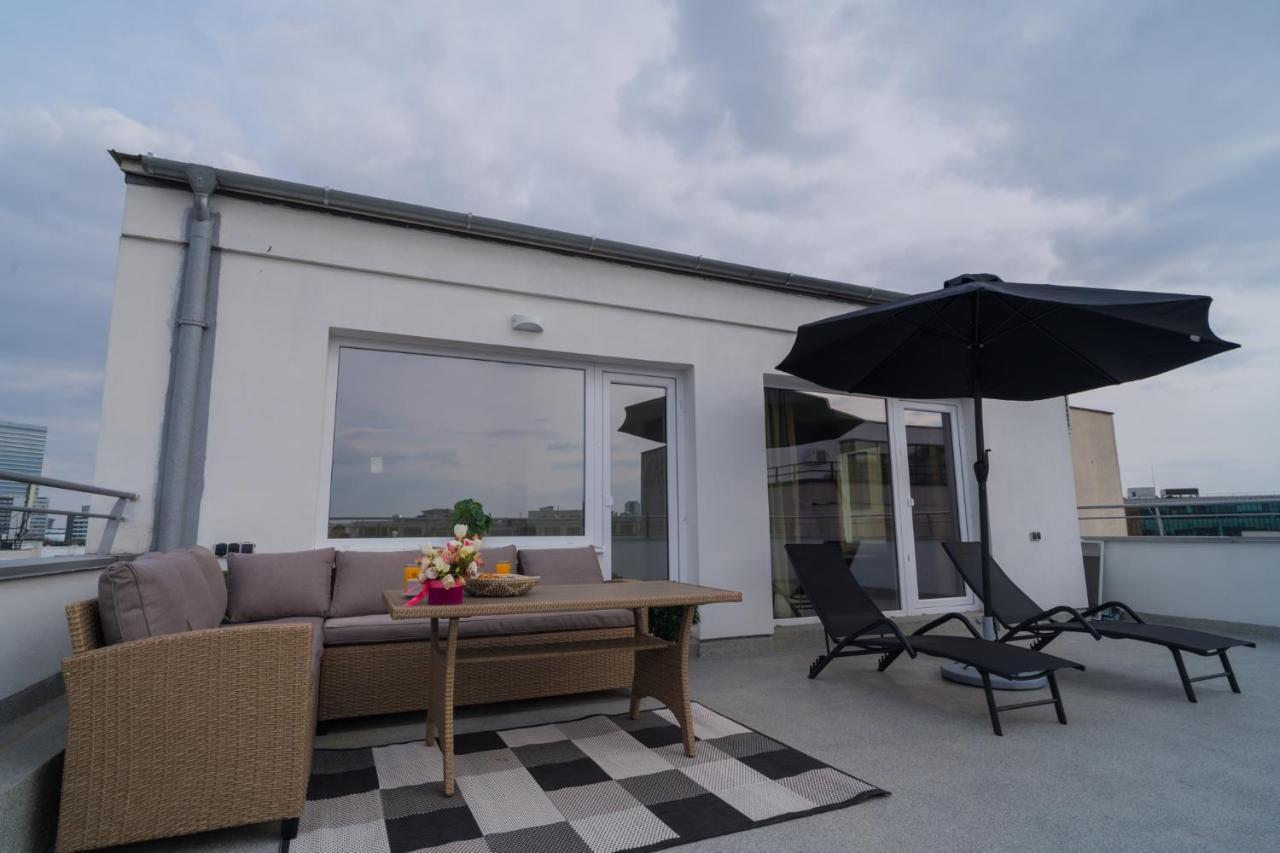 Penthouse With Huge Rooftop Terrace & City View Бухарест Екстер'єр фото