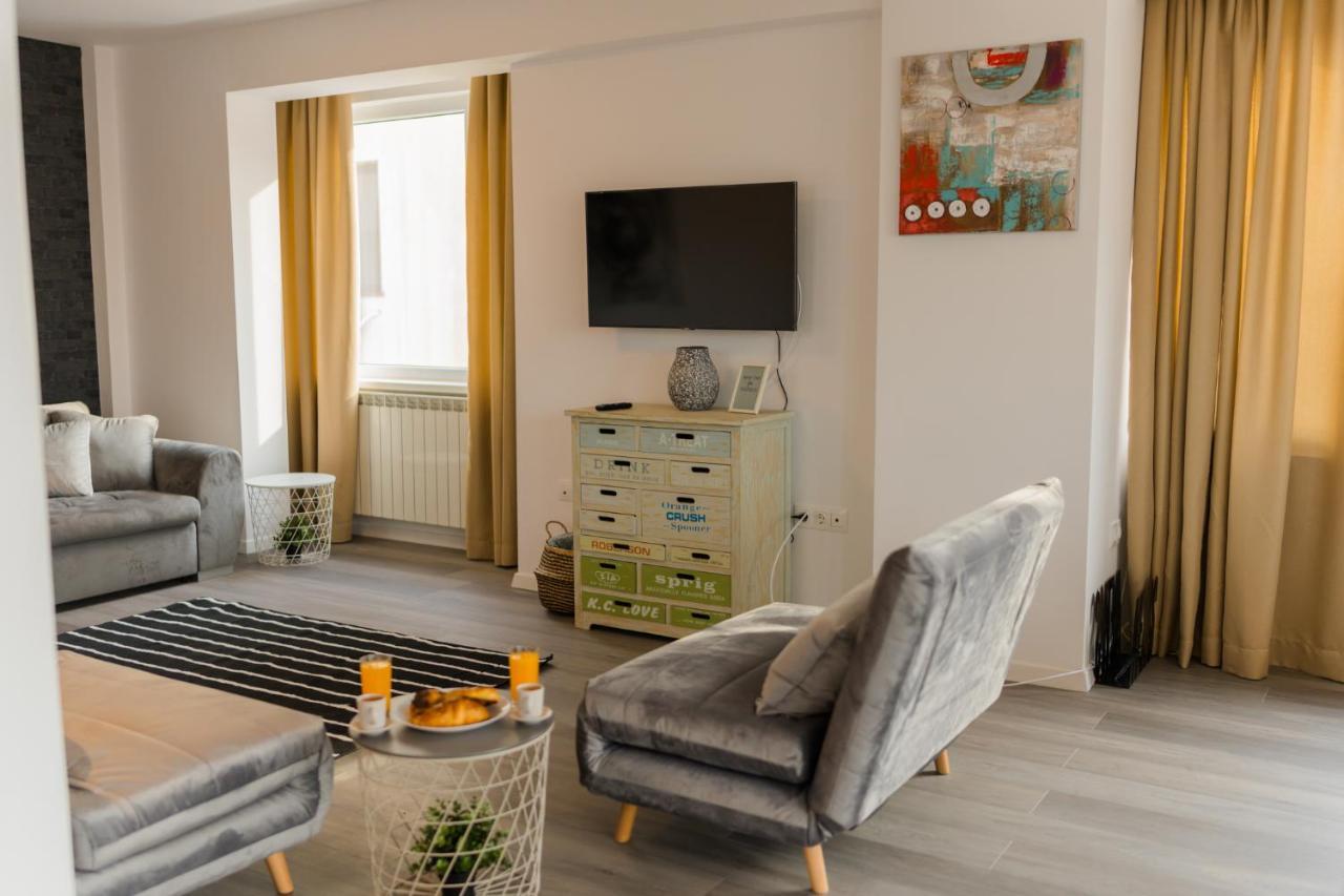 Penthouse With Huge Rooftop Terrace & City View Бухарест Екстер'єр фото