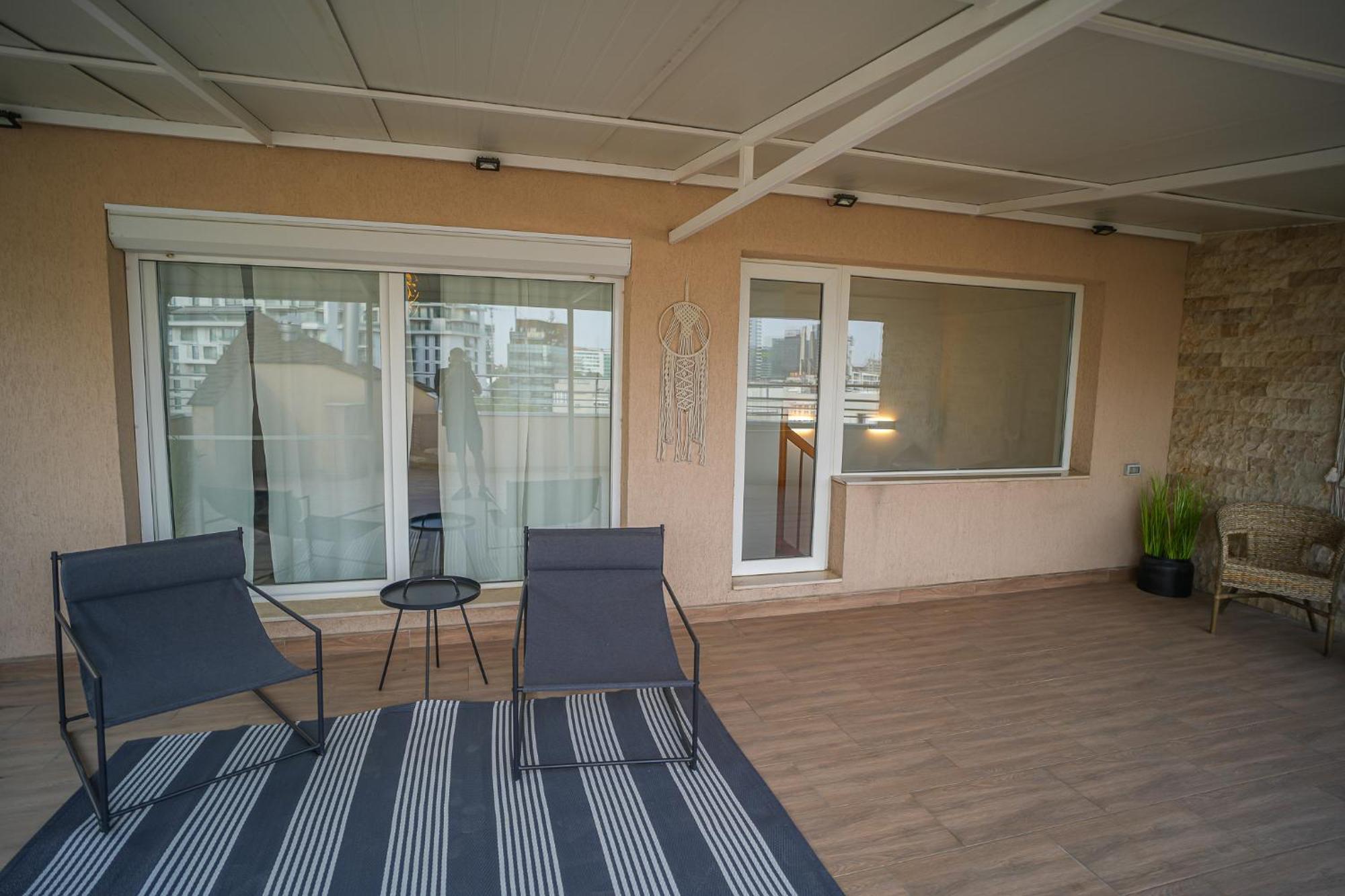 Penthouse With Huge Rooftop Terrace & City View Бухарест Екстер'єр фото