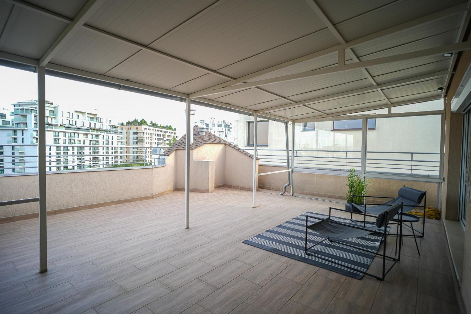 Penthouse With Huge Rooftop Terrace & City View Бухарест Екстер'єр фото