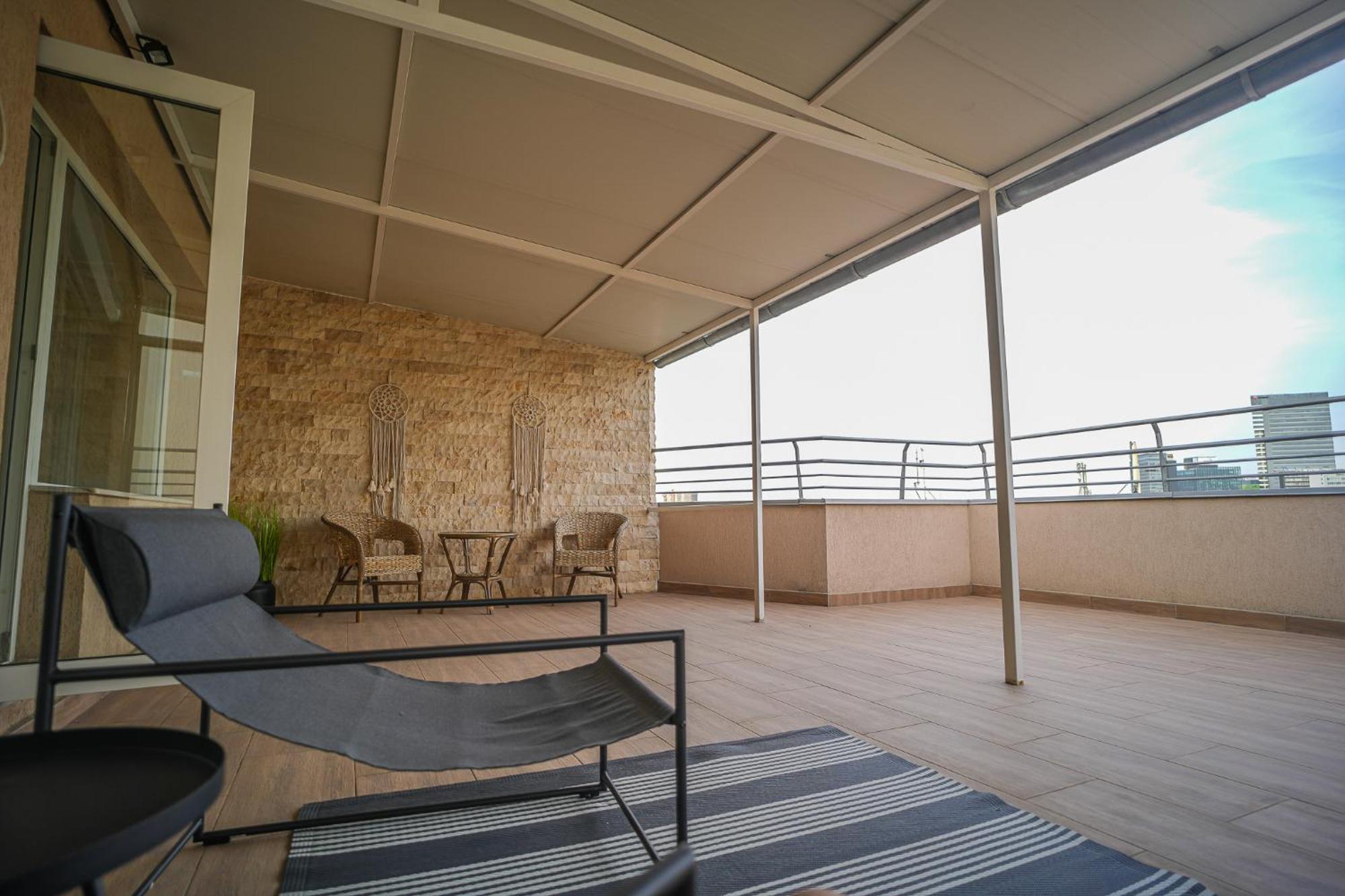 Penthouse With Huge Rooftop Terrace & City View Бухарест Екстер'єр фото