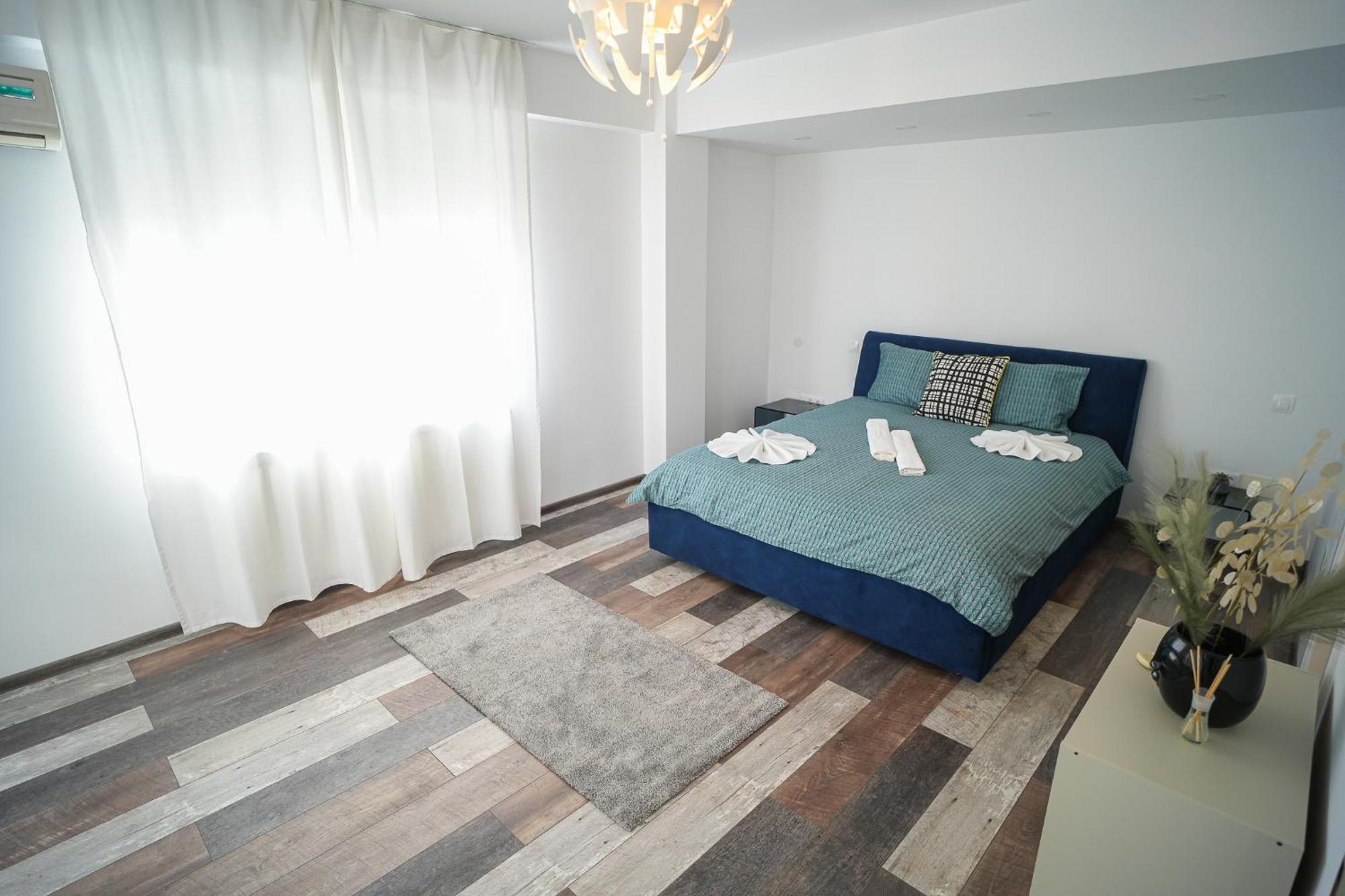 Penthouse With Huge Rooftop Terrace & City View Бухарест Екстер'єр фото